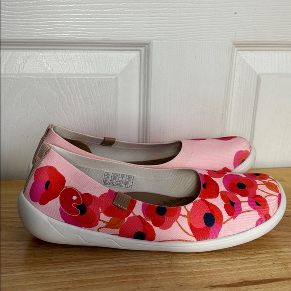 UIN Round Toe Ballet Flat Hibiscus Floral Design Knit Fabric Size 10 Lightweight - Picture 3 of 8
